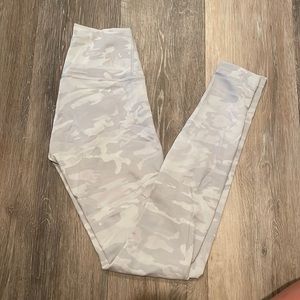 Lululemon Wunder Train HR 28” Leggings